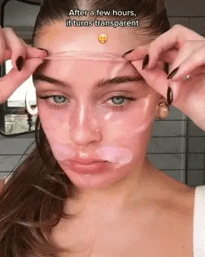 RÉVEILLEZ-VOUS
AVEC UNE PEAU